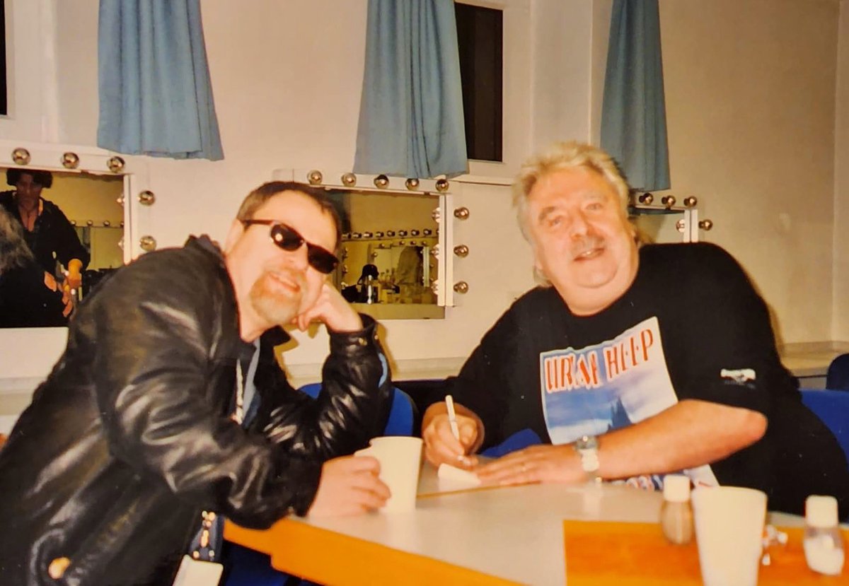 Eric Bloom tweet media