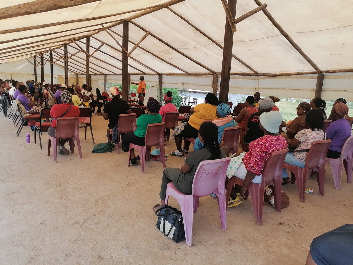 RuralWomen3's tweet photo. We are @Nhlambeni community proceeding with the gender &amp; transformative sessions. We are transforming to a violence free society together.
#UnearthingTheRootCausesOfGBV
#EndPoliceBrutality
#DeclareGBVaNationalEmergency https://t.co/HuUIIqhIR6