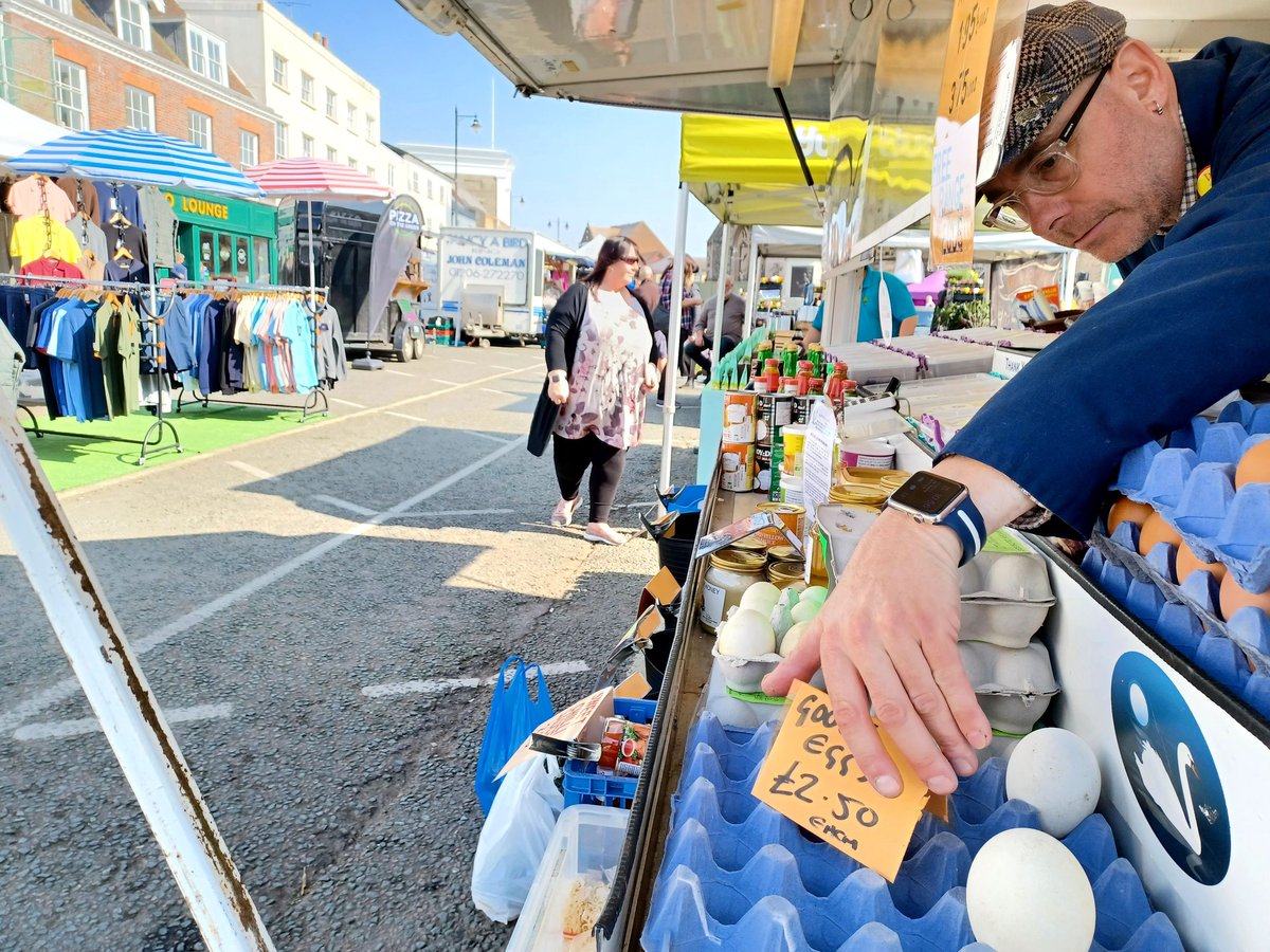 #SudburyMarket today is all about the COLOUR! Some fantastic Mother's Day gift ideas - come on down and #LoveYourLocalMarket

Interested in trading with us? We have a new trader 4 pitches for £40 offer > more information:
sudburytowncouncil.co.uk/the-market

#SudburySuffolk