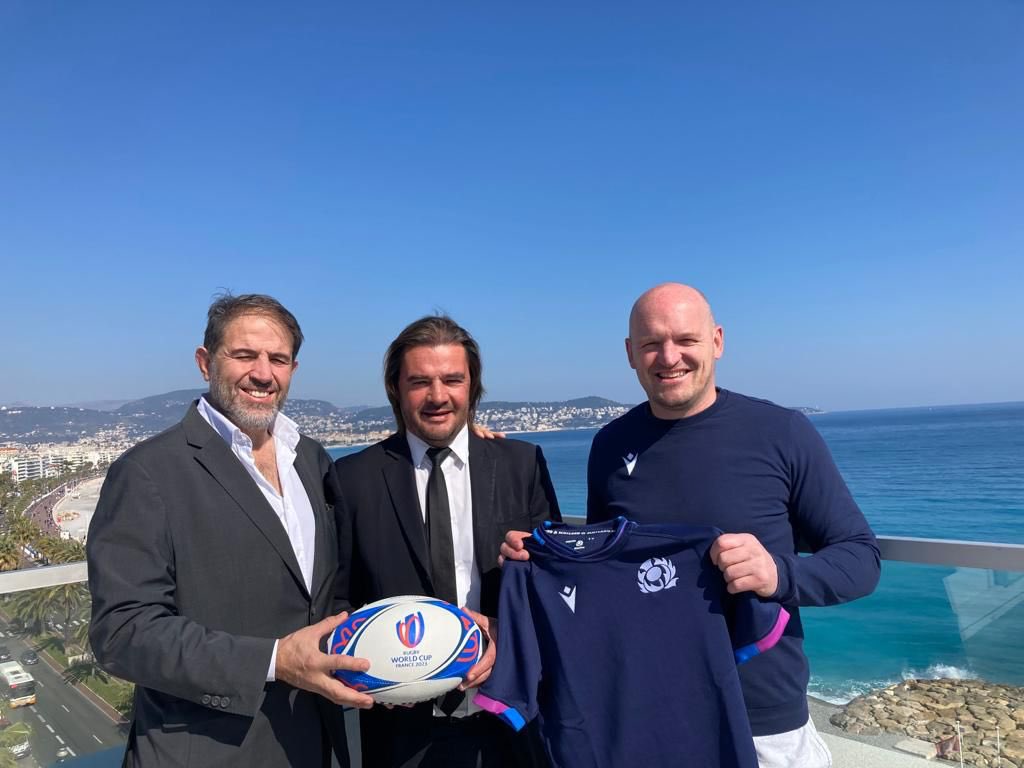 Les Fleurs d'Ecosse rencontreront les palmiers de Matisse ! Bienvenue à <a href="/Scotlandteam/">Scottish Rugby</a>, qui installera son Camp de Base Equipe à Nice pour <a href="/France2023/">Rugby World Cup France 2023</a> !