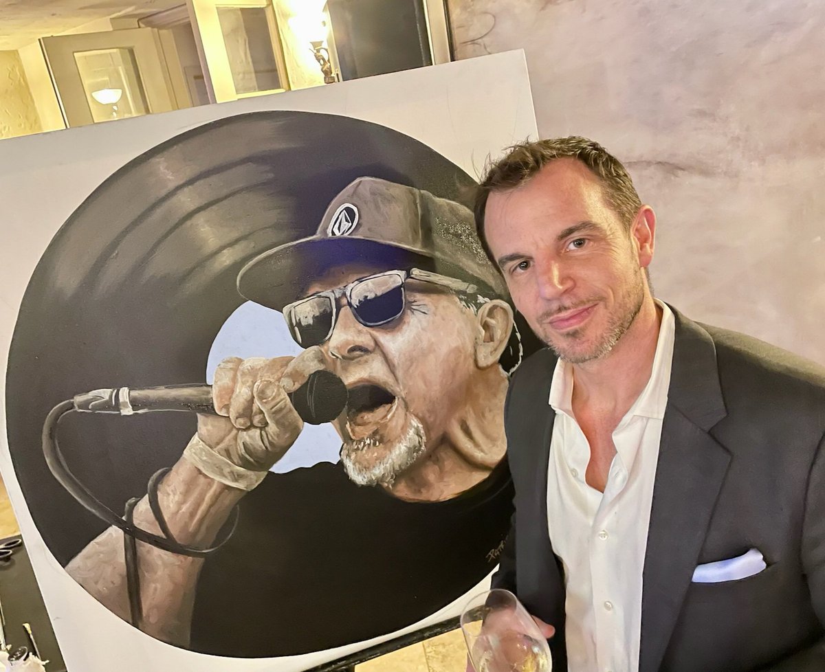 Really fun LIVE painting I did at the gala of Pennywise  to help raise money for Brandon Novak and his amazing the Novak House.