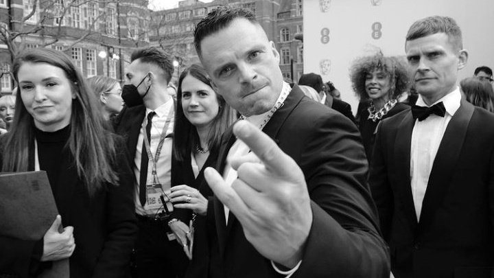 theradrady's tweet photo. Listen, I don't know what Sebastian Stan has been doing lately but the man is GLOWING! He looks extra relaxed and happy and enthusiastic about literally everything and, let me tell you, I LOVE SEEING THAT! ❤️✨ https://t.co/uxHob3K6Ou