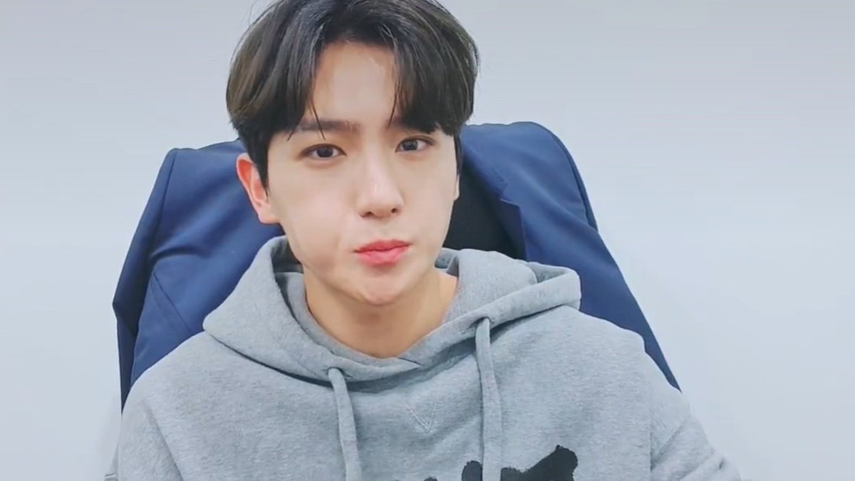 lhjsource's tweet photo. pouty hyunjae 

#현재 #더보이즈 https://t.co/UKHEcXVaWB