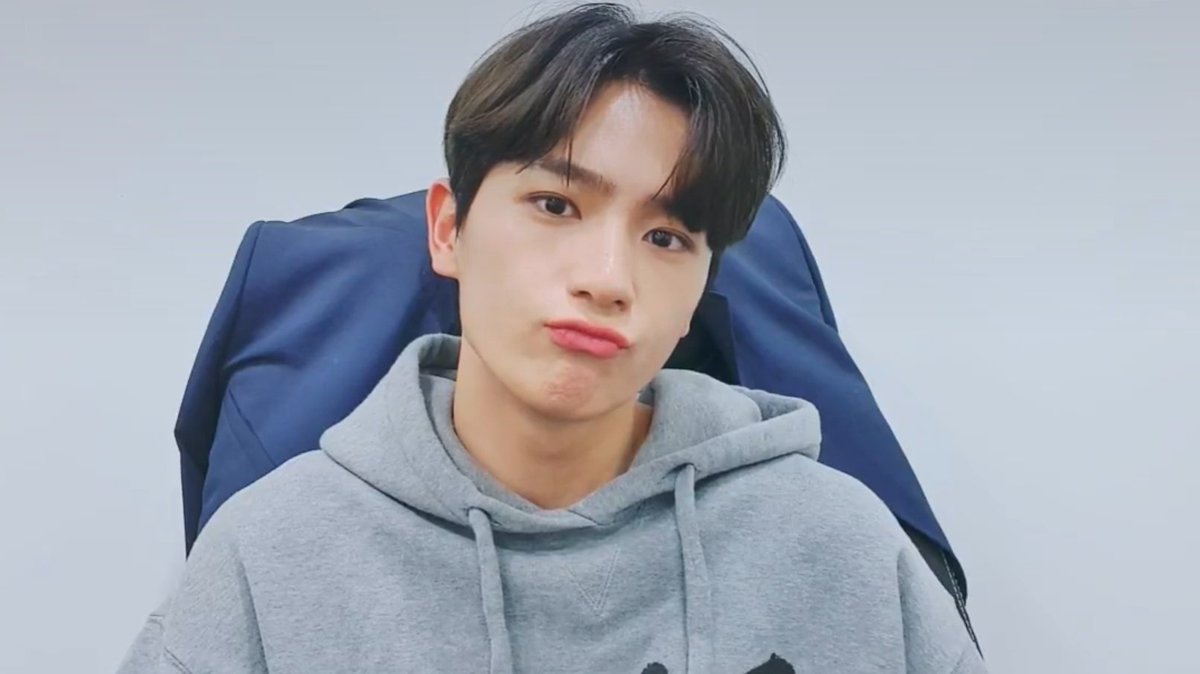 lhjsource's tweet photo. pouty hyunjae 

#현재 #더보이즈 https://t.co/UKHEcXVaWB