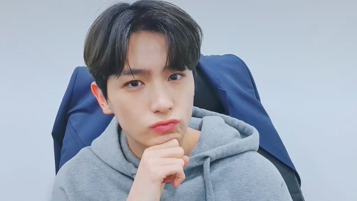 lhjsource's tweet photo. pouty hyunjae 

#현재 #더보이즈 https://t.co/UKHEcXVaWB