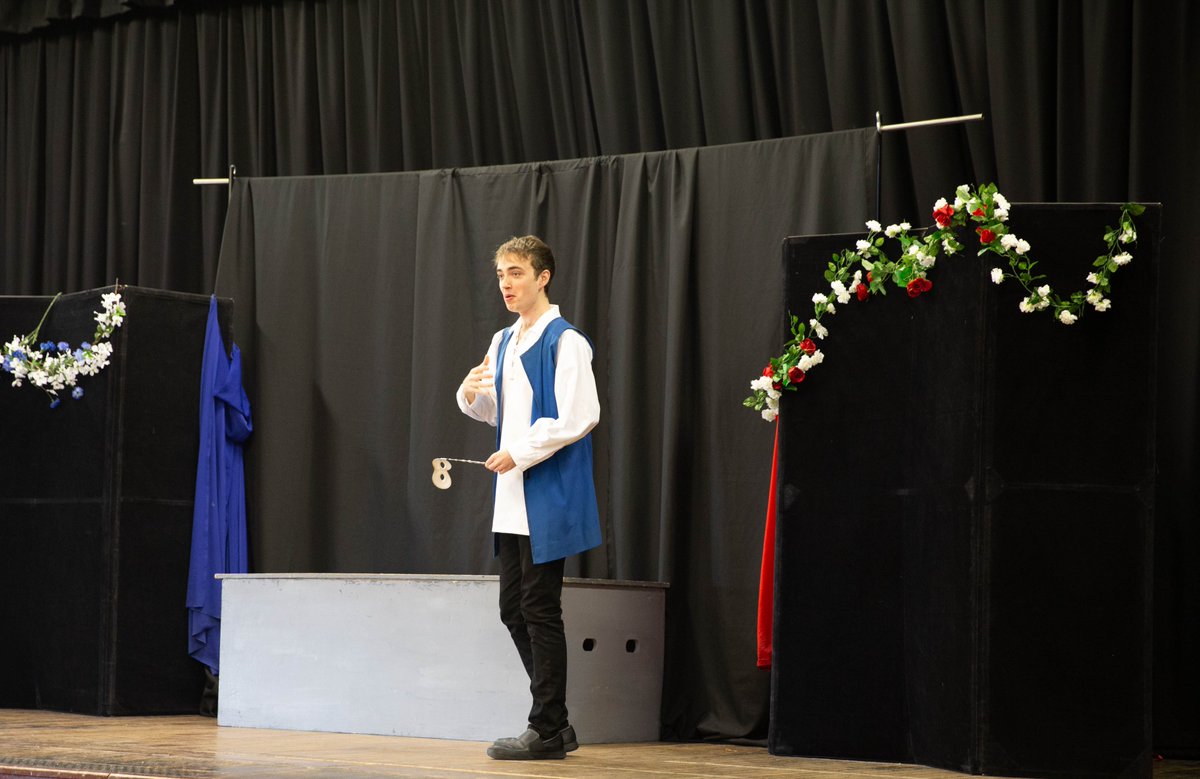 KingsburyHigh's tweet photo. Our Year 9 students were treated to a romantic theatre performance of Romeo and Juliet by @theglobeplayers . The students enjoyed an hour of engaging acting and clever yet simple stage settings, getting to know the famous Shakespeare characters as part of their English lessons. https://t.co/Ug88yZkA8V