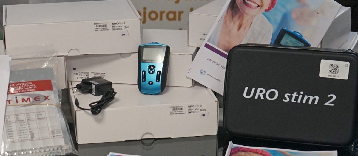 AreaUnoArrixaca's tweet photo. 🏋🏽♀️🎁La Asociación de Famosos y Deportistas contra el Cáncer dona a la Arrixaca 10 electro-estimuladores para tratar la incontinencia urinaria y anal, en niños y adultos. Gracias por la colaboración cívica esencial en el desarrollo de la sanidad @GalaBenefica #AreaUnoArrixaca https://t.co/YQiwHFbZfJ