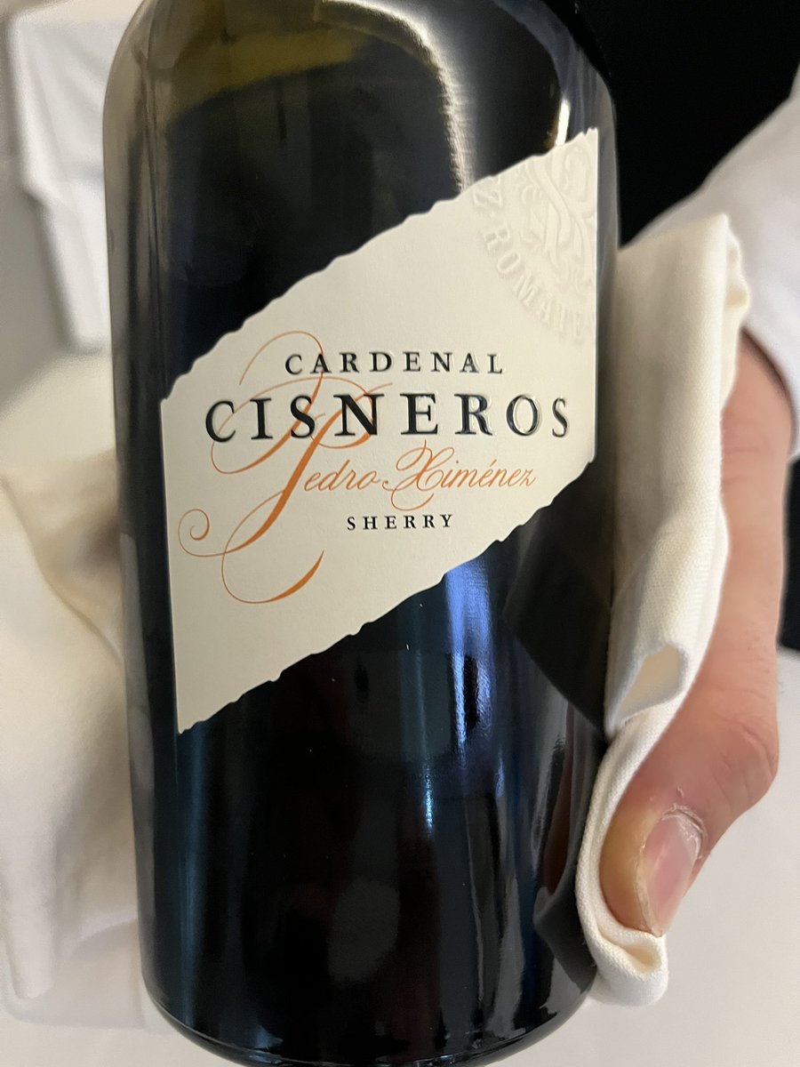 JuanSuch's tweet photo. Qué placer la cata de Sánchez Romate @SanchezRomate para empezar la 21 Experiencia Verema Valencia! @Verema https://t.co/fx22zHazhc