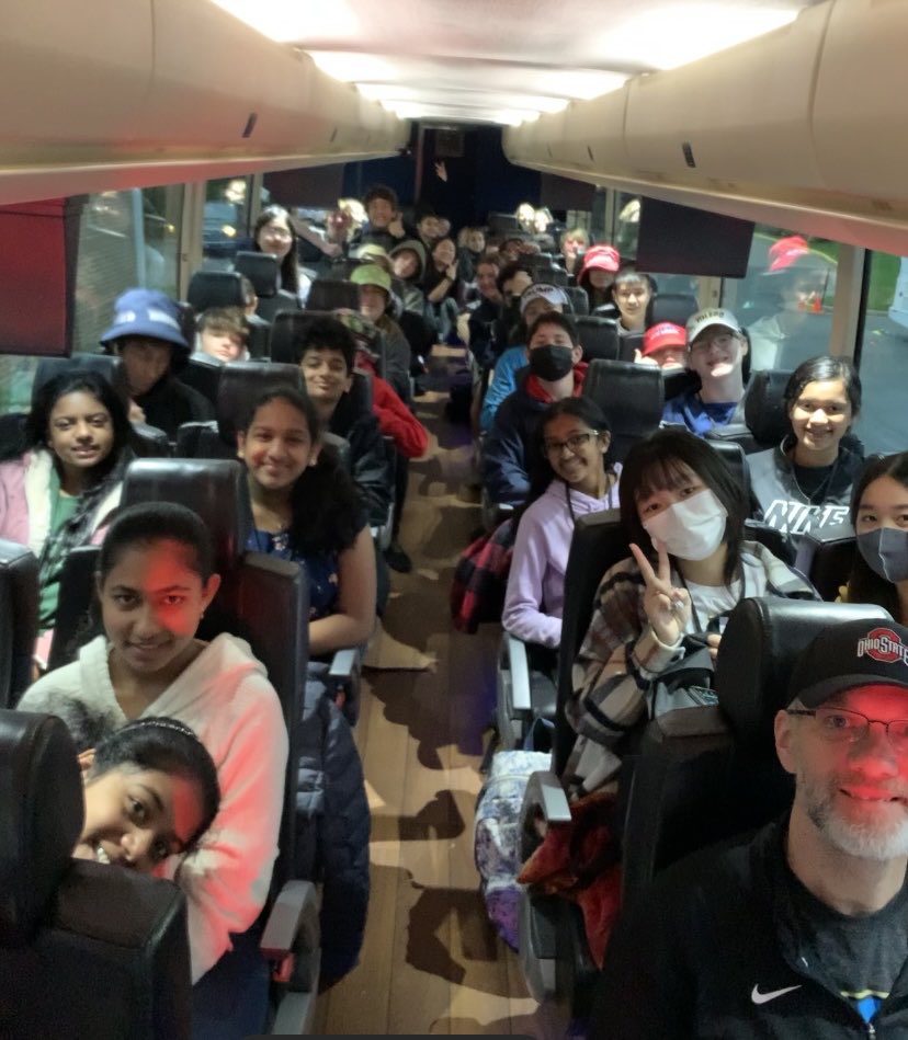 kmsDCbus2's tweet photo. Bus 2 awake, packed, and headed to Mount Vernon. See you tonight! Awesome kiddos!! https://t.co/7PQYy6h7Np