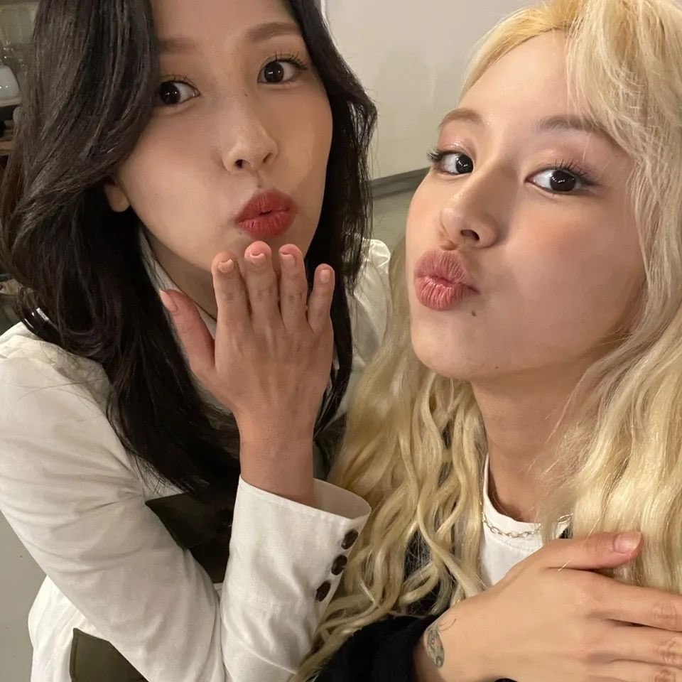 EGIRLTWICES's tweet photo. today is your day, my love. hbday !! hope you can have all the best things in the world, hope your dreams come true and hope, wish, happiness for you. you are the most precious and lovely person in the world 💗 you're amazing !! we love you sooooo much that words can't explain. https://t.co/qPZX1dolUE