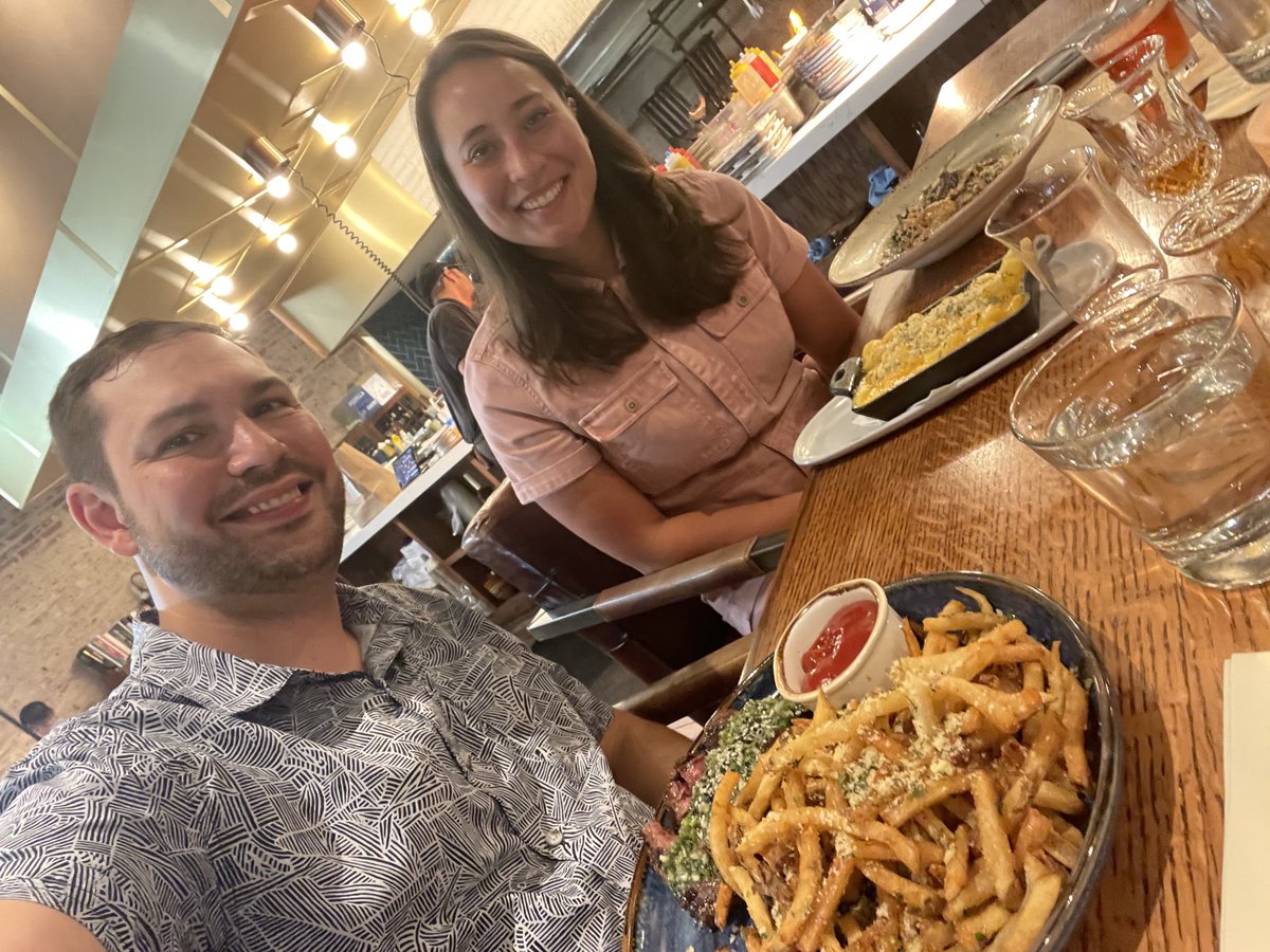 “I will always say yes to macaroni and cheese.” 🥰 Happy anniversary, Hank! #AmadorableOddis