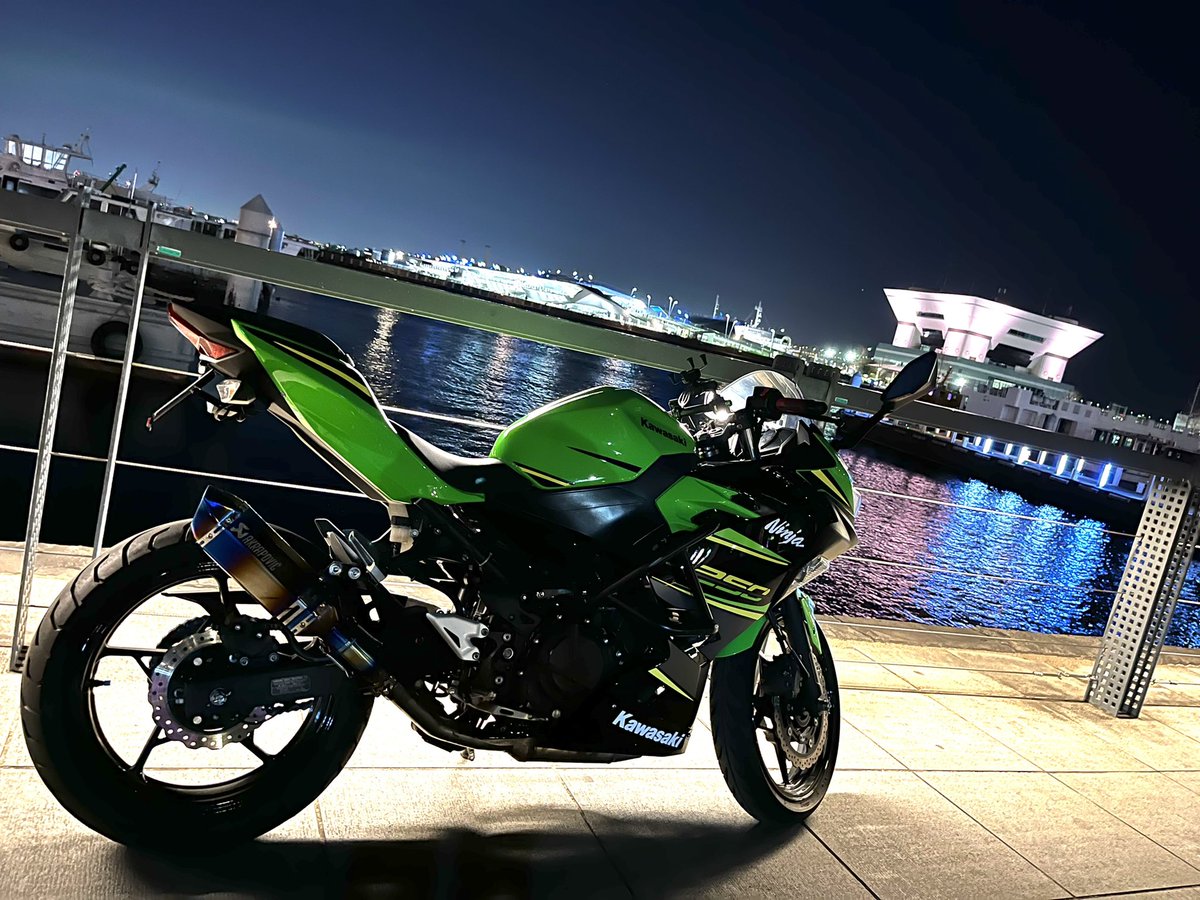 si2_bb's tweet photo. 名前：怜
性別：女
年齢：24
住み：神奈川
身長：156
車種：Ninja250
一言：ツーリング沢山したい！
#バイク女子
#バイク好きと繋がりたい
#バイク乗りと繋がりたい
#バイク乗りとして軽く自己紹介
#Ninja250 #kawasaki https://t.co/imZ19LNnp4