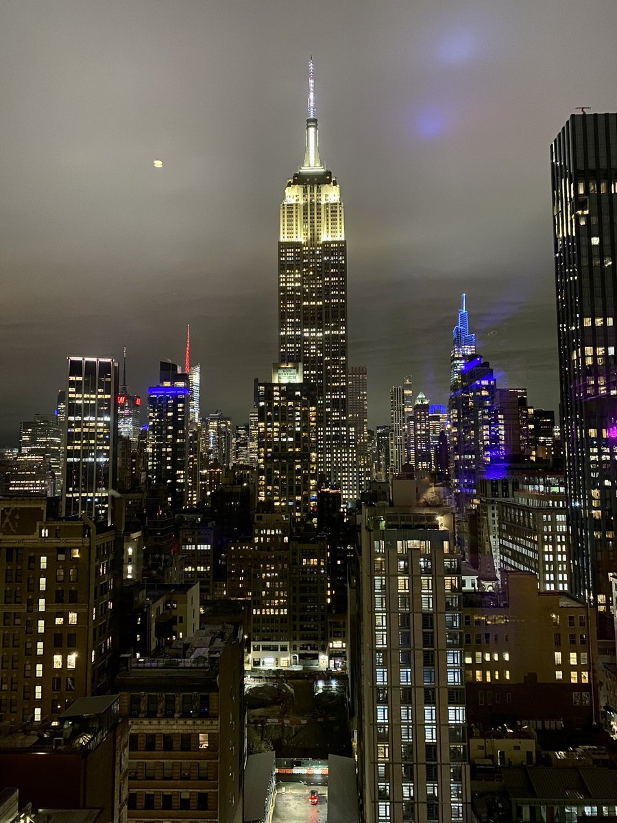 clemcdr's tweet photo. New-York 🇺🇸 https://t.co/KtwlNwrpB9