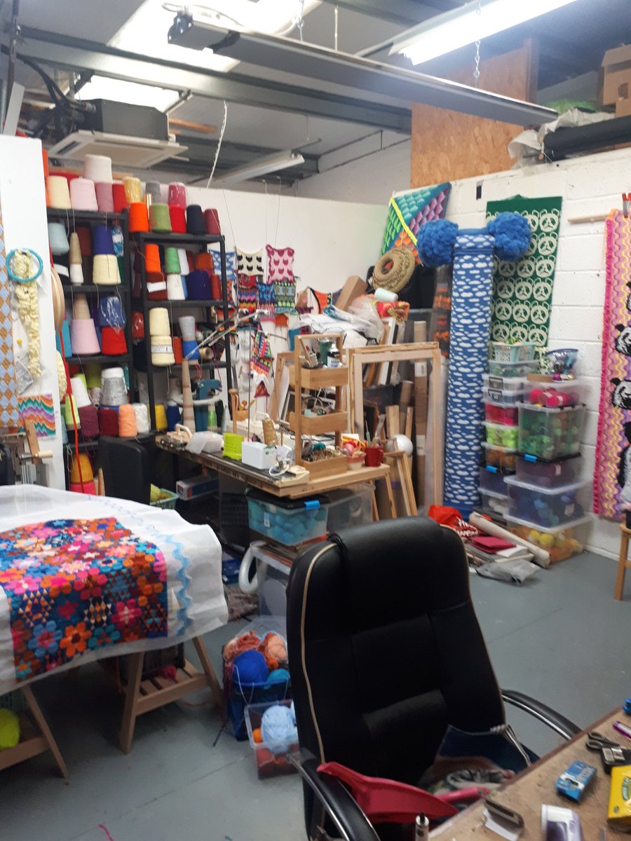 You can see the floor, tidying for visitors. #artstudio #thursdayvibes #art #artist