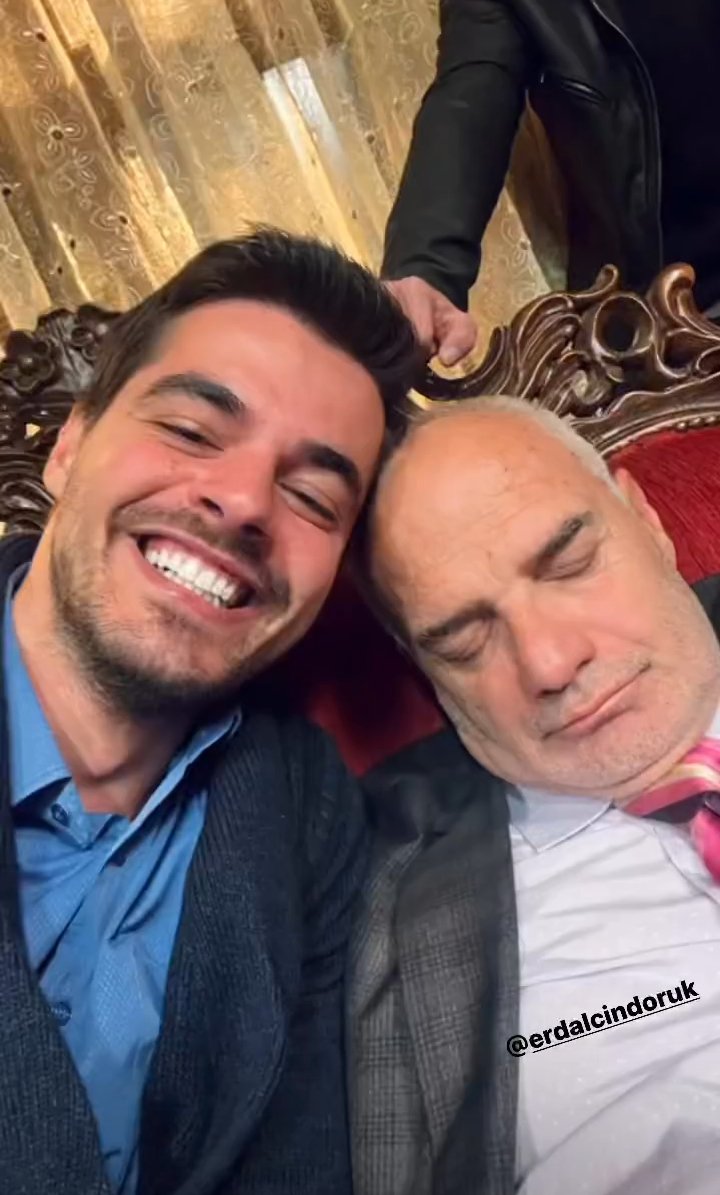 cihatxsuvarifn's tweet photo. Ulan adamı rahat bırakın uyusun KSMSMSMSMSMS https://t.co/xM4JgnM6ma