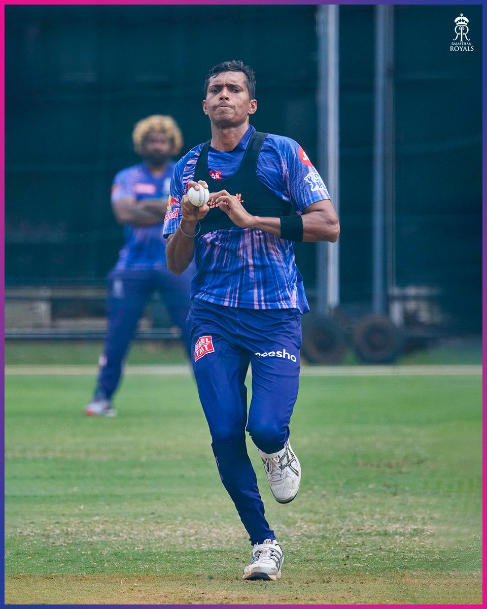Speed? Saini is speed. 🔥

#RoyalsFamily | #दिलसेरॉयल | <a href="/navdeepsaini96/">Navdeep Saini</a>
