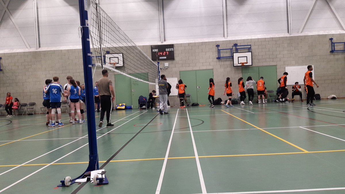 H6Sport's tweet image. Congratulations to @kedst for their semi final win.
Thank you for making the long trip to Tottenham, and good luck in the final.
So proud of our volleyball team, who have created something special @Haringey6thForm. They should be really really proud of themselves.
