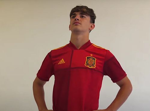 FTalentScout's tweet photo. The youngest current senior internationals in Europe:

🇬🇮Jaiden Bartolo (16)
🇪🇸Gavi (17)
🇬🇮Julian Britto (17)
🇱🇺Yvandro Borges Sanches (17)
🇫🇮Miska Ylitolva (17)
🇬🇮Omar Salah (18)
🇬🇧Conor Bradley (18)
🇦🇲Artur Serobyan (18)
🏴󠁧󠁢󠁥󠁮󠁧󠁿Jude Bellingham (18)
🇸🇮Benjamin Šeško (18) https://t.co/7aihbWUdvD
