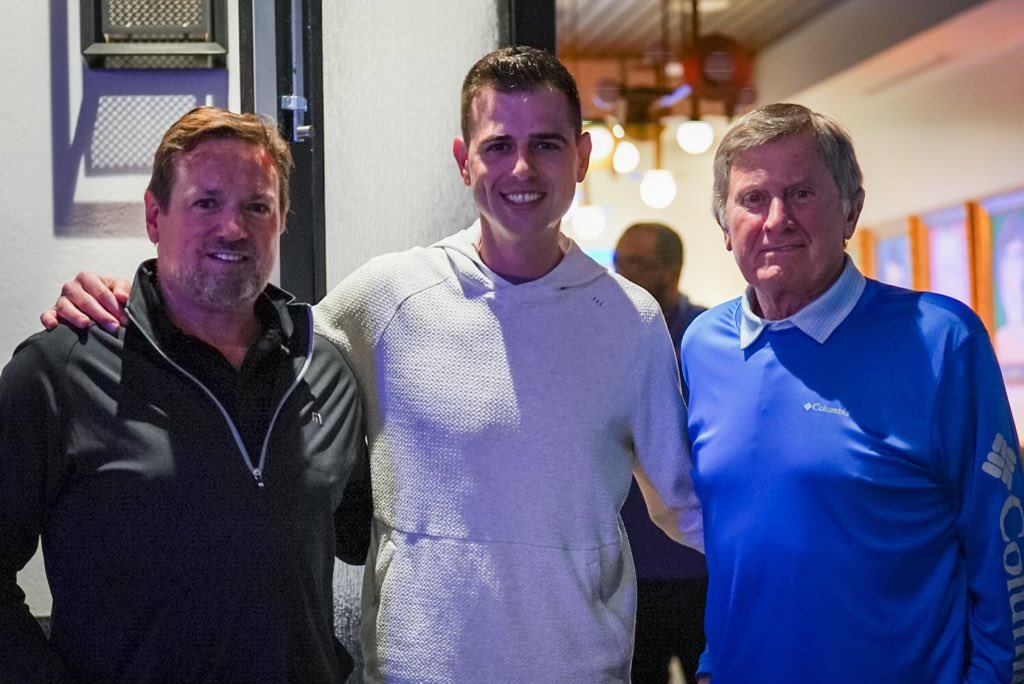 Some ball coaches walk into a restaurant 🤩 #GoGators