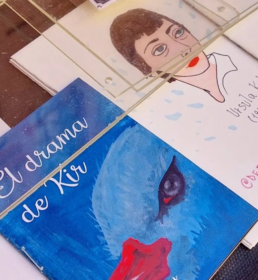 HnaLigeia's tweet photo. El sábado pasado 
estuvimos feriando en el Centro 
Cultural Recoleta, organizado por las 
chicas de Línea Cinética. 
Nuestra primer feria post-pandemia. 
Había publicaciones, fanzines muy 
interesantes, esperamos se repita! 
Más fotos en https://t.co/YozHBZiOdh https://t.co/05ak5VZYcg