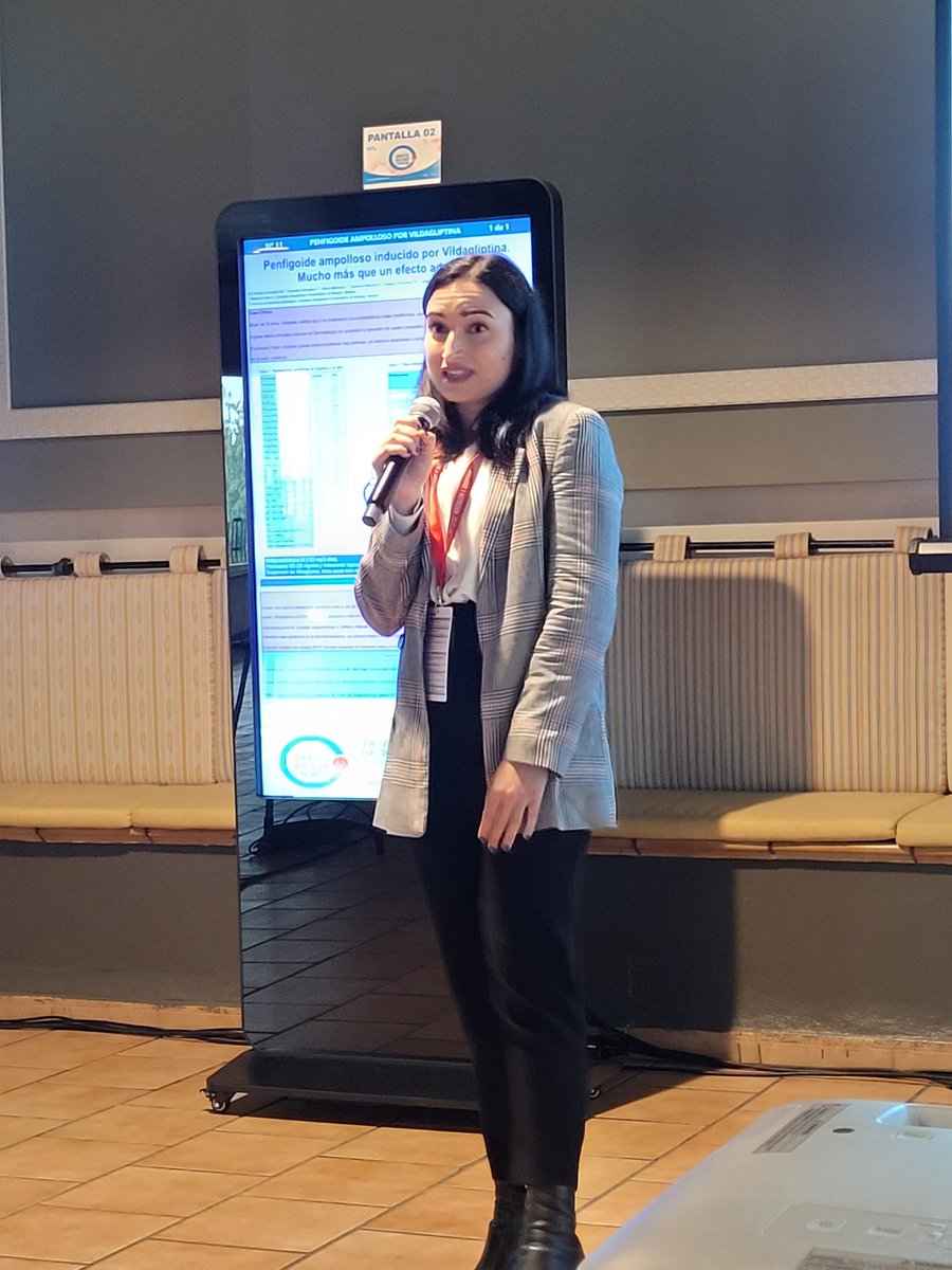 Caso clinico del CHUB (Badajoz). Penfigoide ampolloso por vildagliptina. Dra. Fuentes en #16DM_SEMI <a href="/Sociedad_SEMI/">Sociedad Española de Medicina Interna</a> <a href="/Diabetes_SEMI/">GT-SEMI Diabetes, Obesidad y Nutrición #17DM_SEMI</a> <a href="/interna_chub/">Interna CHU Badajoz</a>