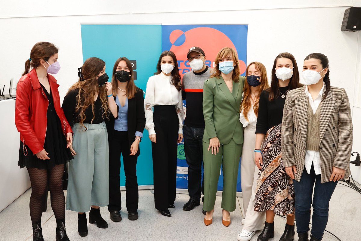 CasaReal's tweet photo. La Reina visita, en Guadalajara, la segunda parada del #TourDelTalento, en la que se anunciará el ganador del #PremioFPdGi en la categoría de “Empresa”. 
➡️https://t.co/vFINnmT0s7 #TalentoGuadalajara https://t.co/dIdR7LUahE