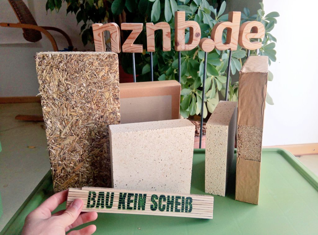 BurchertMichael's tweet photo. 🍿 Dämmung @uniGoettingen neu in der Dämmstoffbar. Neben den "normalen" Stroh-, Hanf-, ... Trockenbau und Dämmplatten am #nznb 🌱🌱🌱 https://t.co/YK6AKpLJvI