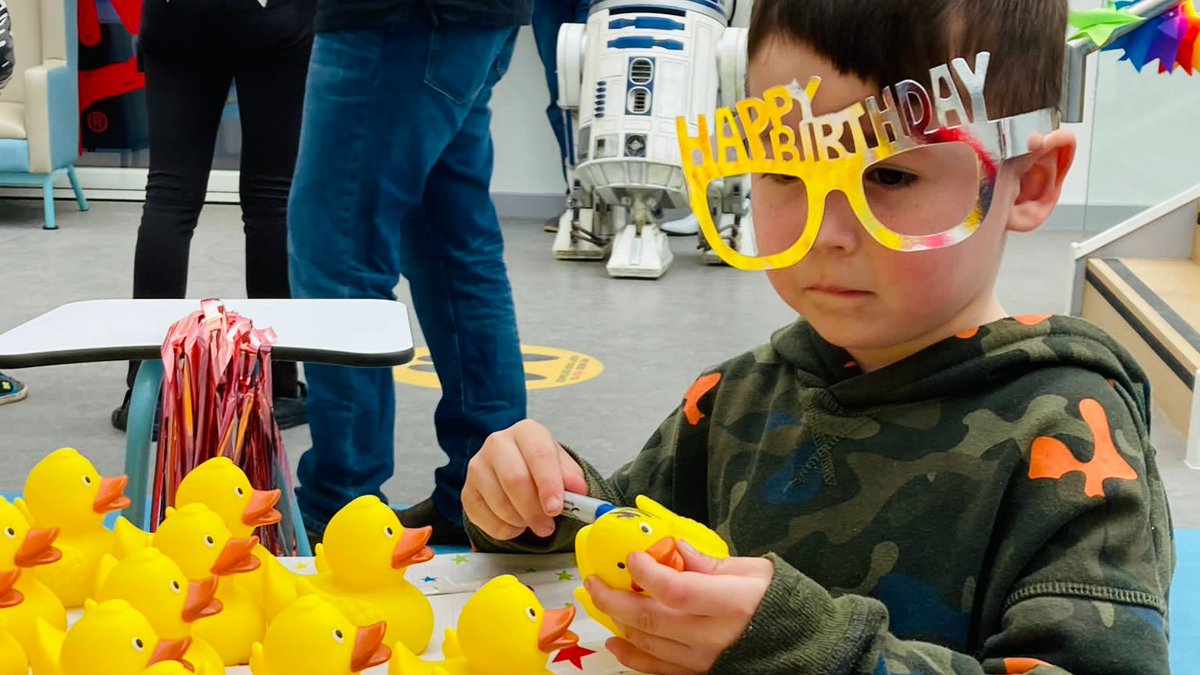 echcharity's tweet photo. RHCYP 1st birthday party is in full swing! 🥳🎈🎁 We've got circus acrobats, duck drawing, DJ disco dancing, Star Wars characters, party treats, photo props &amp; much more!

Pop down to the Pod to join in the fun if you're at the hospital today. Here til 4pm! 🎉🤩

#RHCYPTurns1 https://t.co/QmnqW7EFsP