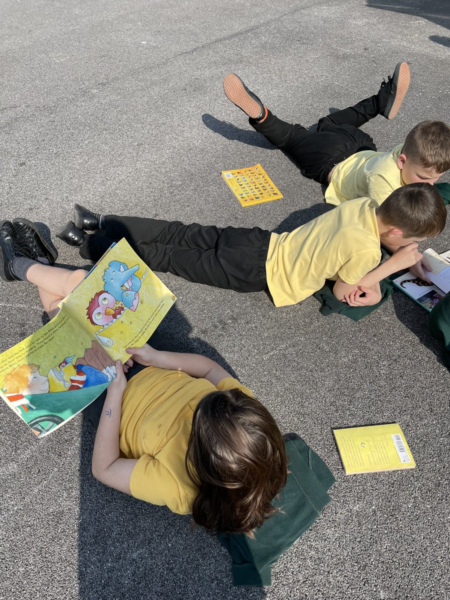 firsprimarysale's tweet photo. What a lovely day to share our favourite stories in the sun 📚☀️ #Year5JB #readingforpleasure https://t.co/4oDaJWoi1J