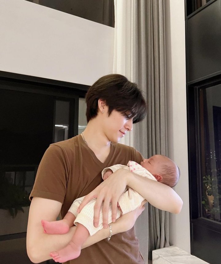 Kelamaan 😥

xiaojun one tweet au
©sekarangdanesok, 2022