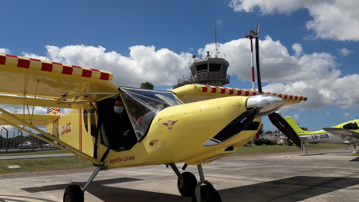 Volar aviones en Uruguay con sólo 25 horas de formación. 
👉Nuestro país reglamentó la actividad de aeronaves deportivas livianas, brindando además la posibilidad de formarse y pilotear sin las demandantes exigencias de la carrera aeronáutica. 👇
volemos.org/volar-aviones-…