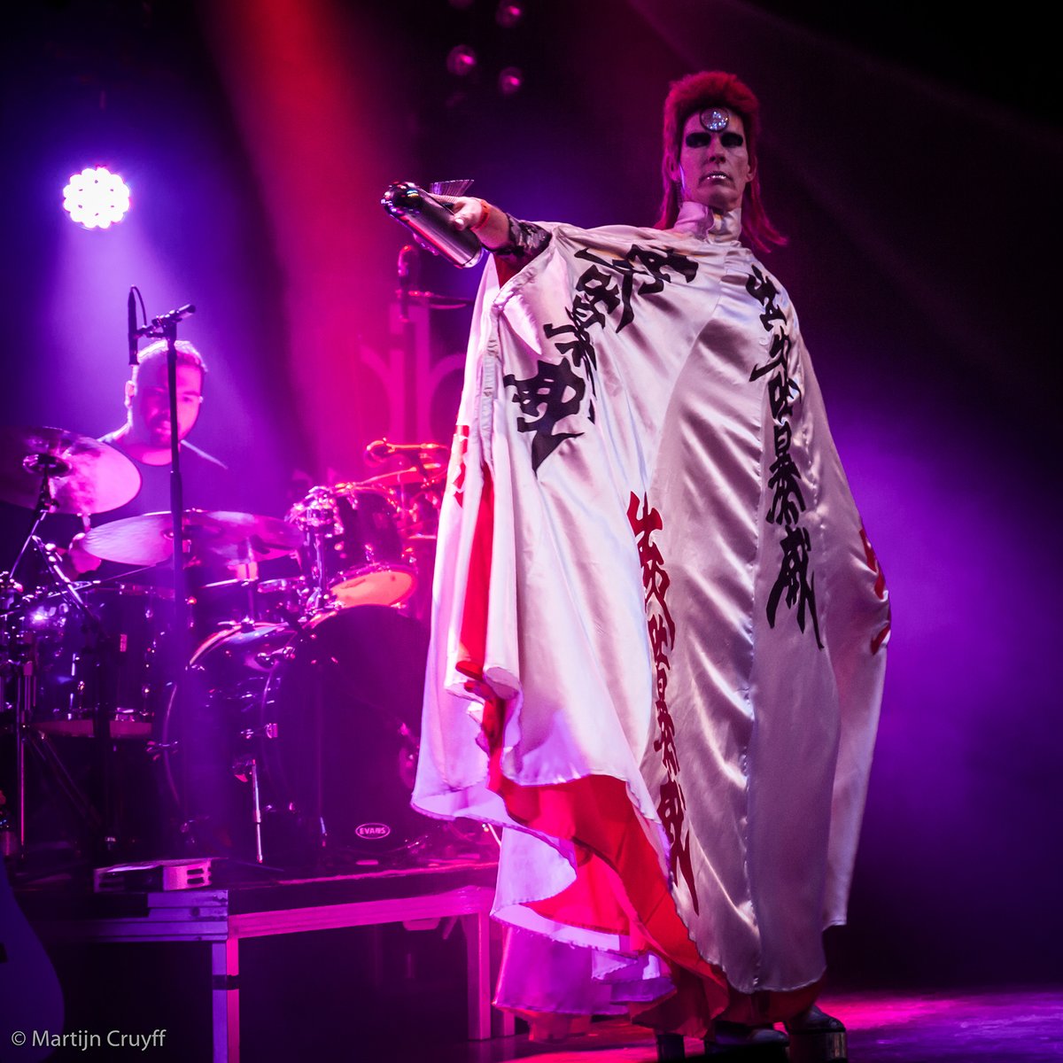 Absolute Bowie tweet media