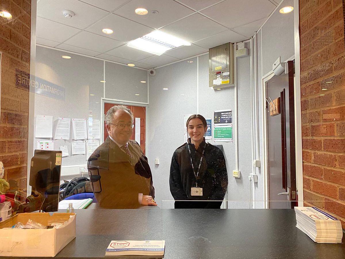 LeicsPCC's tweet photo. Lovely to sit at the police desk in Coalville with PCSO Giorgina discussing how Police community support officers make a real difference to the community #communitythursday #pcso https://t.co/fcJJRMPWSh