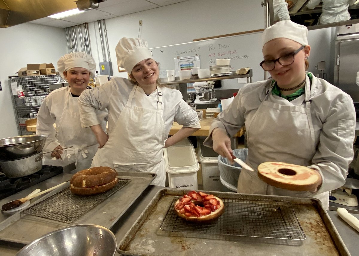 .@CapRegionBOCES students cook up knowledge - and fun - in the culinary labs on a daily basis, just ask Katerina and Hollie of @ShenNews, and Autumn of @csd_south! @BOCESofNYS @NYSEDNews @actecareertech @capregchamber #CTE #BOCESProud