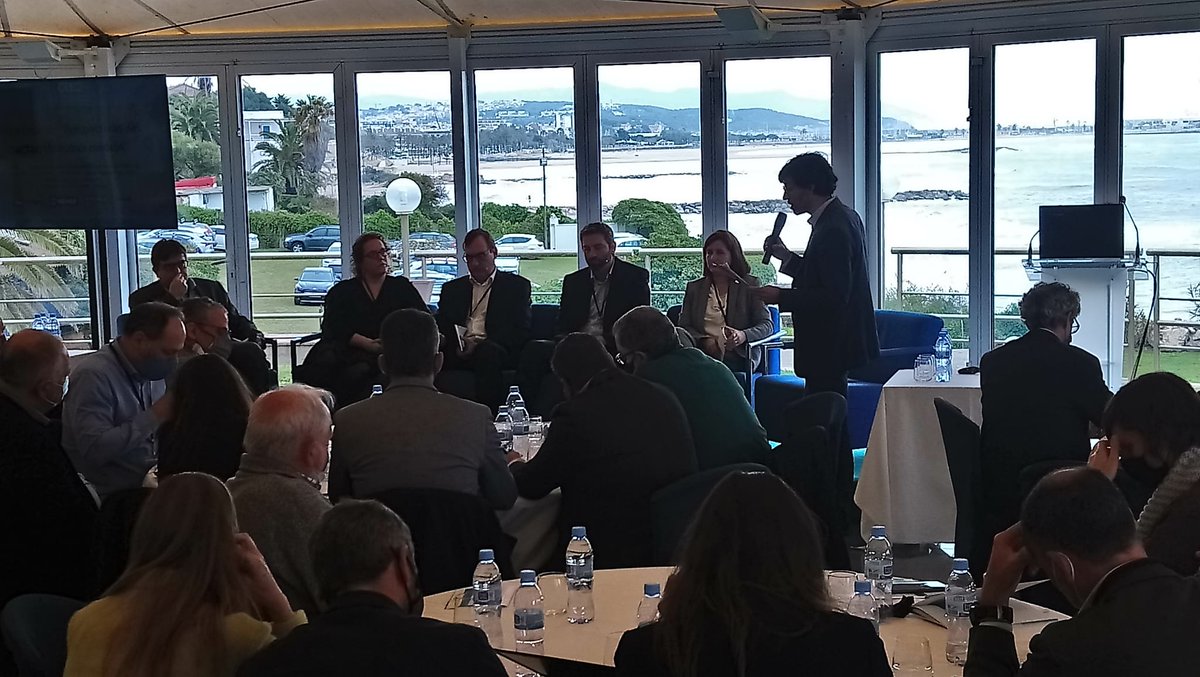 clusterEE's tweet photo. Obrim el debat sobre les perspectives del sector en relació al futur de l’energia amb: Matilde Garcia, @Repsol, Sergi Ametller, #SENER, Joan Orús, @QEV_Tech, i Cristina Corchero, @Bamboo_Platform. Modera Manel Sanmartí, @IREC_Energia i Albert Cot, @comsa_corp #IE22 https://t.co/DwGI0ouLEv