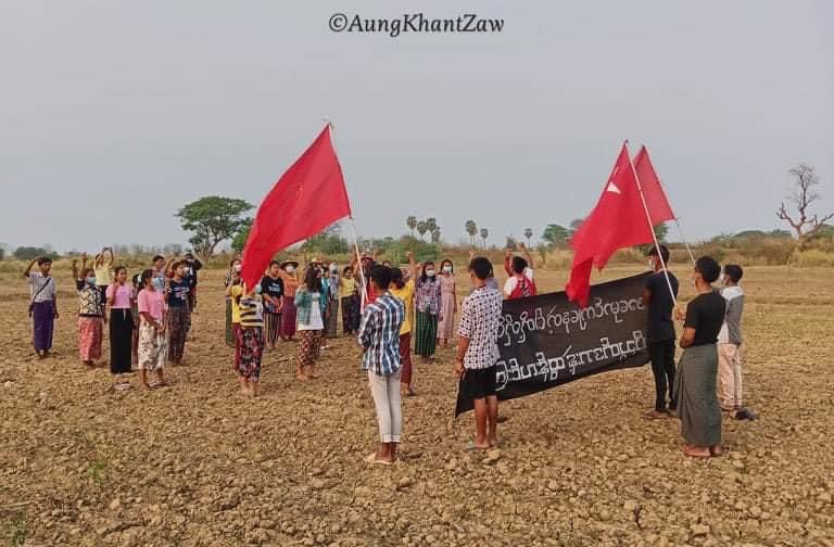 KYITHAR95368969's tweet photo. The main strike of #Letpadaungtaung area, #Tabayin Strike Committee, #Salingyi Twp, staged a joint protest to overthrow the #MilitaryDictatorship on March 24.

#ICRC_HelpYouthActivists  
#2022Mar24Coup  
#WhatsHappeningInMyanmar https://t.co/kHUlkTB3K7