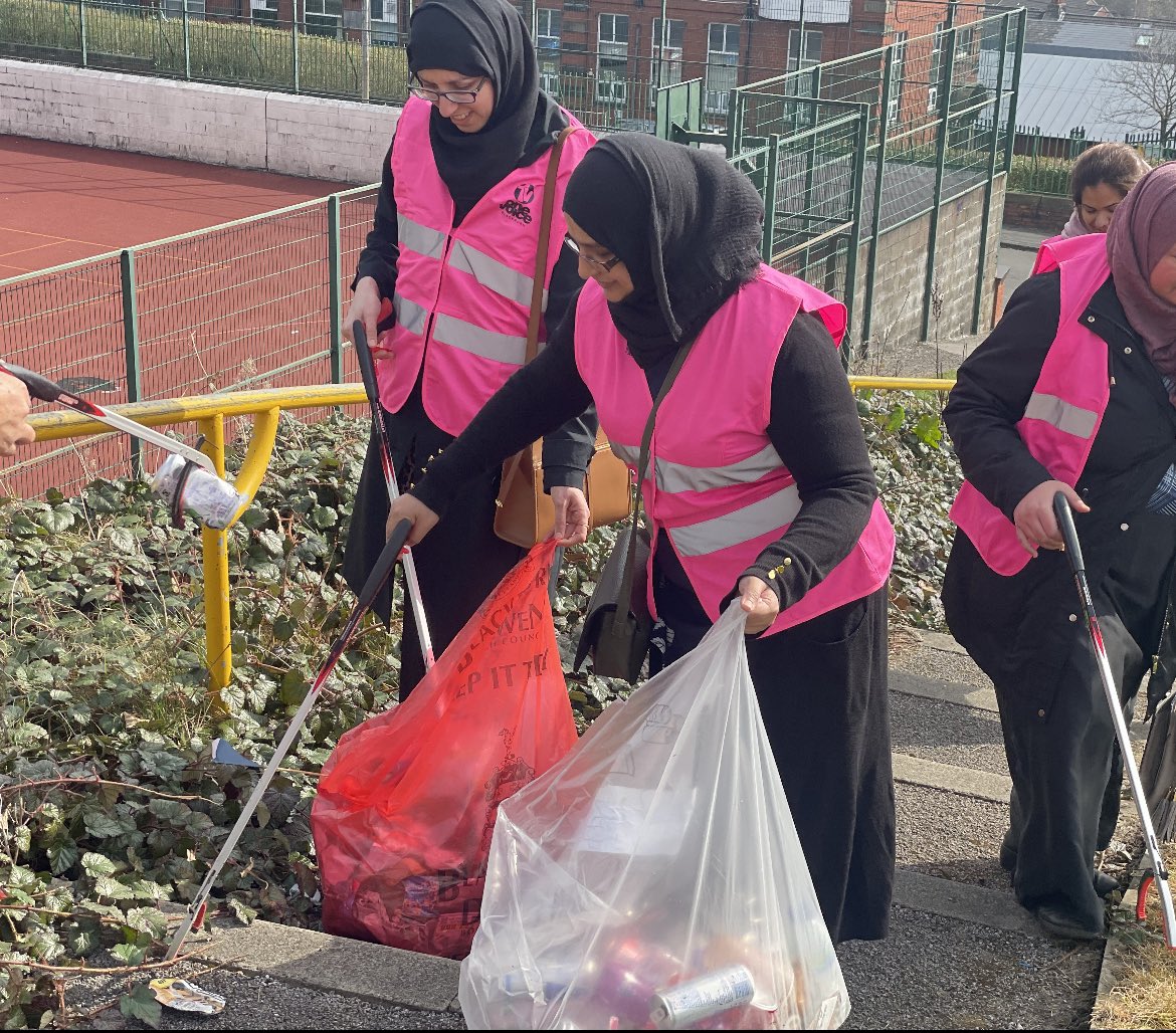 Our ‘One Voice Blackburn Well-being Warriors’ were in action this morning making a difference in the community. As part of their well- being community challenge they are #litterpicking to create awareness around the issue whilst feeling good about themselves.