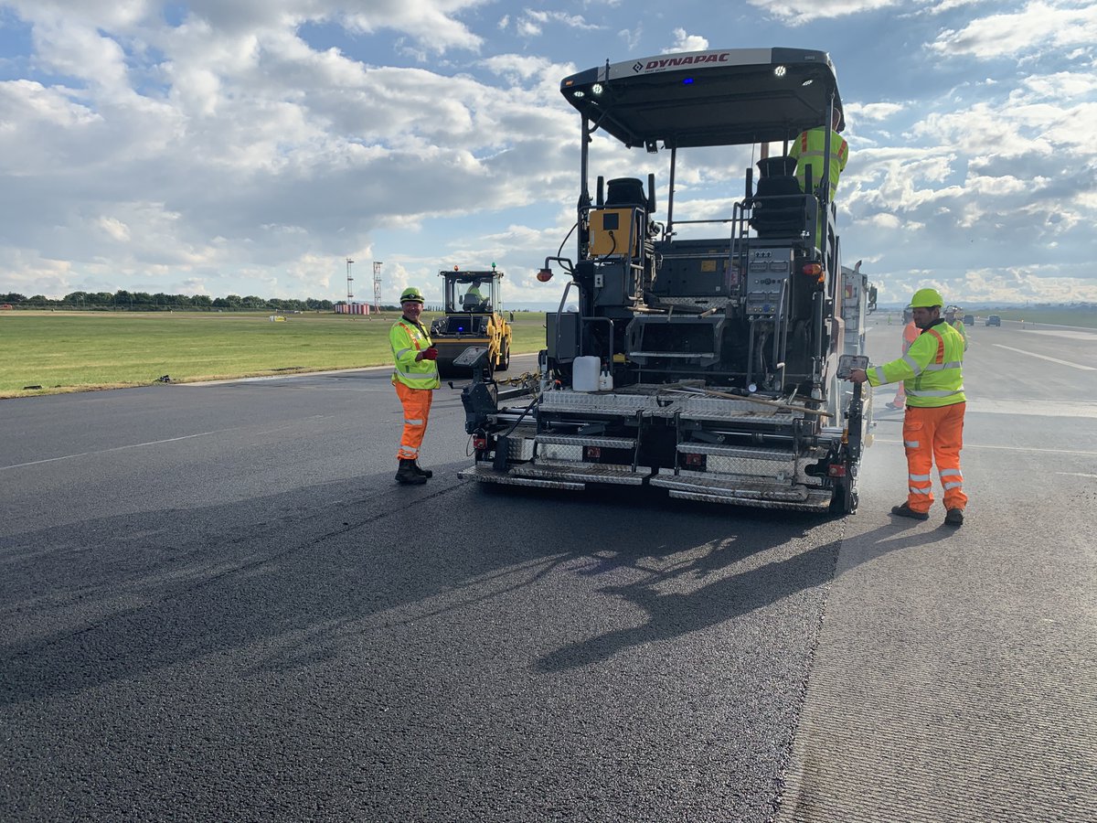 Connor_Hire's tweet photo. Dynapac, Vogele or Volvo...
What do you prefer?
.
.
.
#paverhire #volvo #smtgb #vogele #wirtgen #dynapac #roadconstruction #highways #construction https://t.co/YpHcIwGjyc