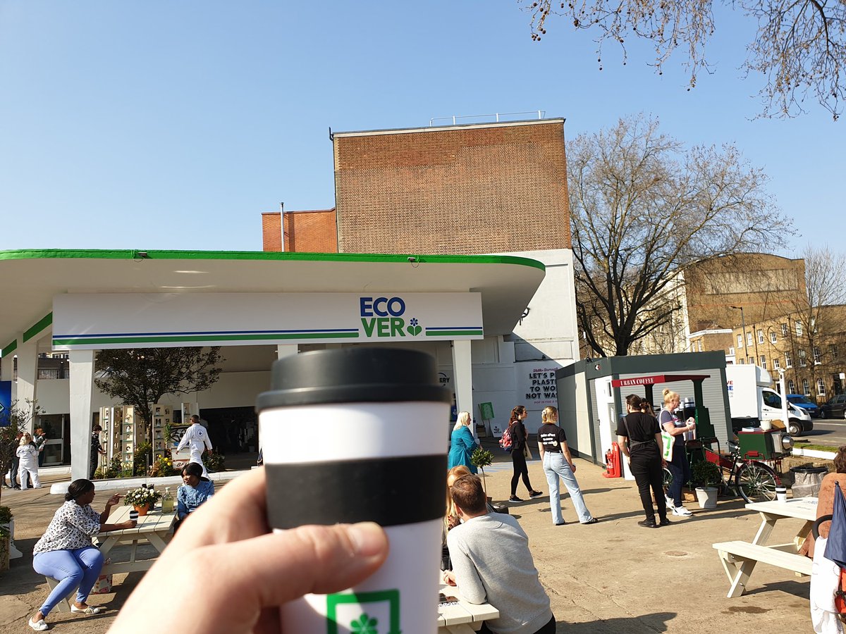 On Borough Road, SE1 today and picked up some free <a href="/EcoverUK/">ECOVER UK</a> washing up liquid and a very tasty <a href="/pactcoffee/">Pact Coffee - follow us on pactcoffee.bsky.social</a> in a reusable cup. 
What's not to like? 😁