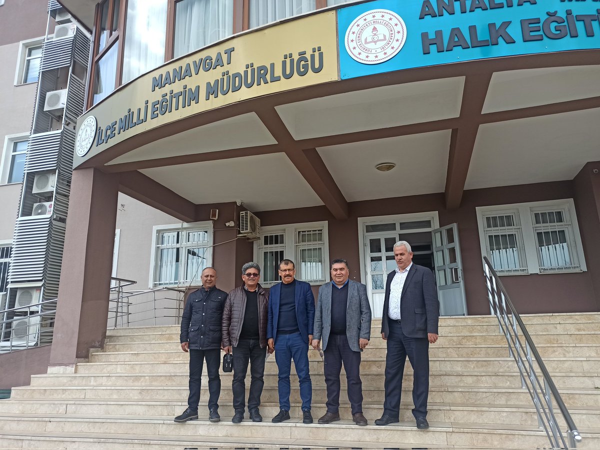 Manavgat Milli Eğitimine bir çok hizmeti olmuş " İki günü eşit olan zarardadır" ilkesini şiar edinen yürüyerek değil koşarak devletine, milletine hizmet eden Süleyman Çelik Müdürüm ziyaretimize geldi, teşekkürler kardeşim, Allah yolunu açık etsin.
<a href="/EbsAntalya1/">EBS Antalya</a>