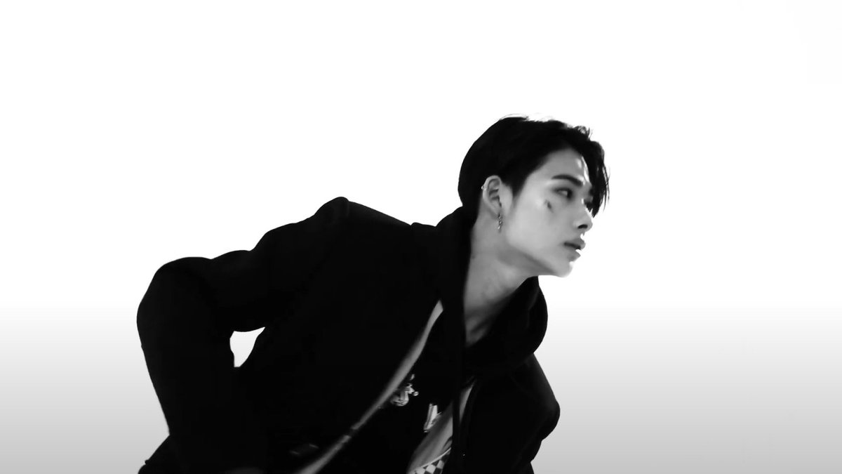 NI_KIJPEG's tweet photo. L'Officiel  #NI_KI #니키 https://t.co/pHcCwH0Zjf