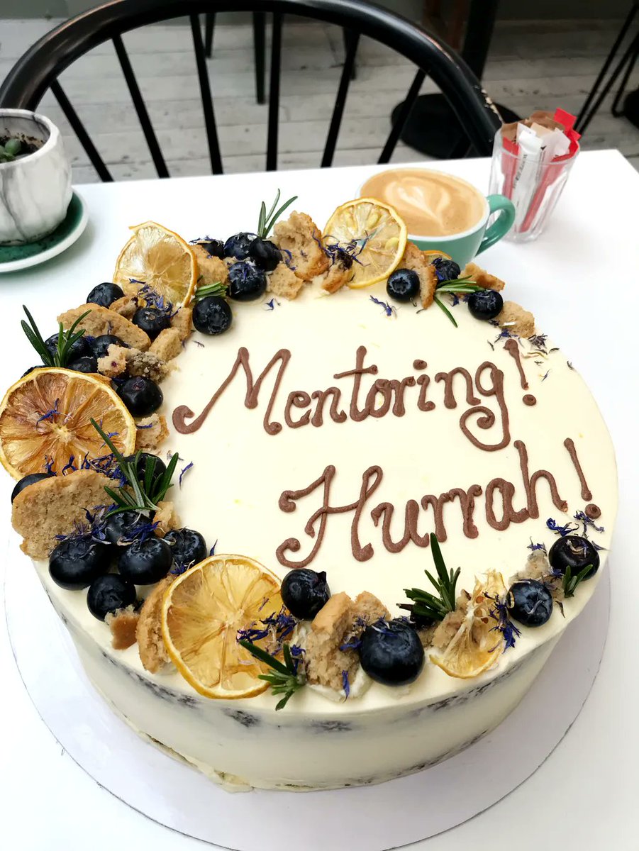 LuminaryBakery's tweet image. As of this week, Luminary Mentoring 2022 is a go! 👯🌟 A huge thank you to our mentors who volunteer their time &amp;amp; a big cheer for our graduates who embrace each step of their journey with courage and determination!

#LuminaryBakery #LuminaryMentoring #WomenEmpoweringWomen