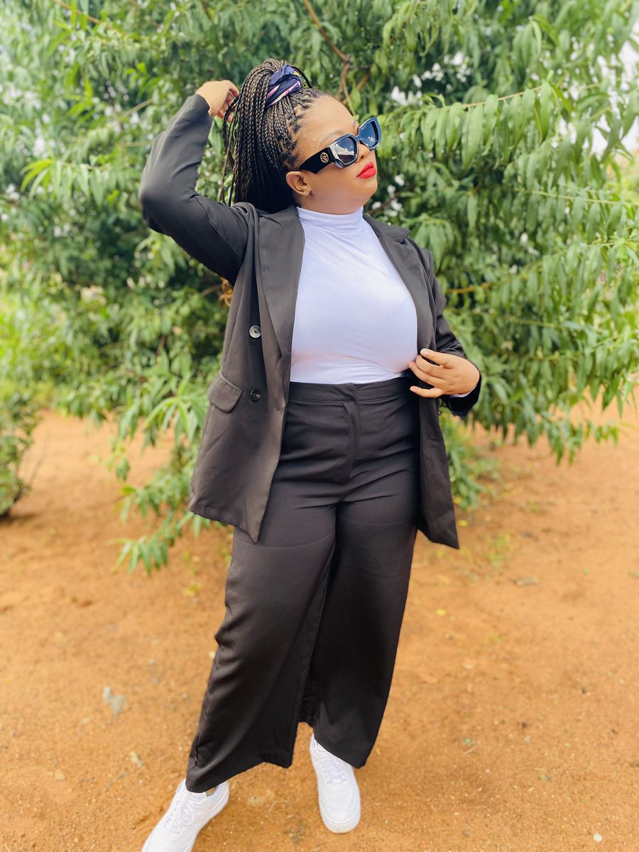 TashaMo97's tweet image. Boss vibes🔥🔥                             #SASD
#SArmyselcaday #SARMYSELCADAY 
#SArmy #YOONGI                             🇿🇦🇿🇦🇿🇦@BTS_twt @bts_bighit