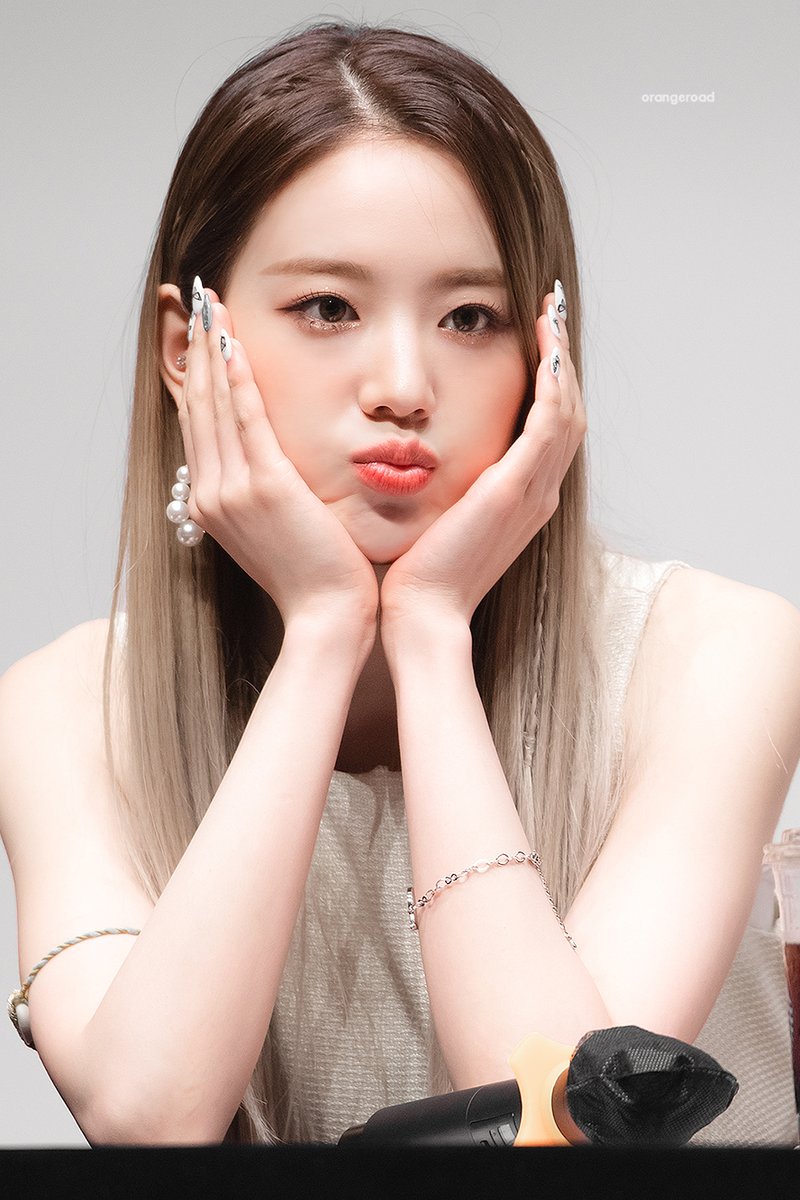 OrangeRoad8's tweet photo. 🍊🍊

#프로미스나인 #Fromis_9 #장규리 #규리
@realfromis_9 https://t.co/XMkVSKJurg