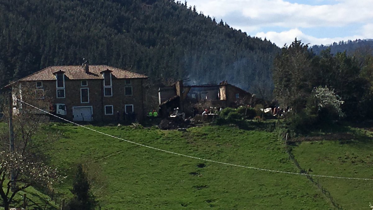 urtzigartzia's tweet image. Segurtasun sailak baieztatu du: hirugarren gorpua aurkitu dute. #Okondo @euskadi_irratia