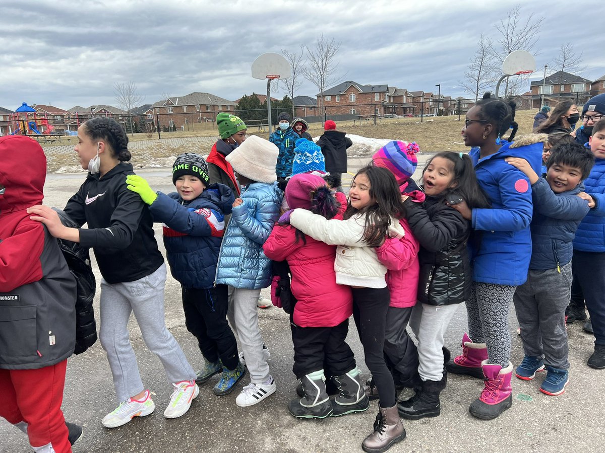 VianneyDPCDSB's tweet photo. Happy Thursday Wolfpack! A throw back to yesterday’s recess joy - the Vianney train in full effect! #aboutyesterdaysrecess #soooomuchfun https://t.co/8dSRRNYvMt