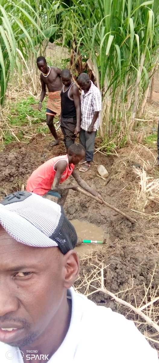 MinistryWest's tweet photo. Kamanau line repair ongoing, our field team target to ensure water availability https://t.co/WrFEJ7FUYB