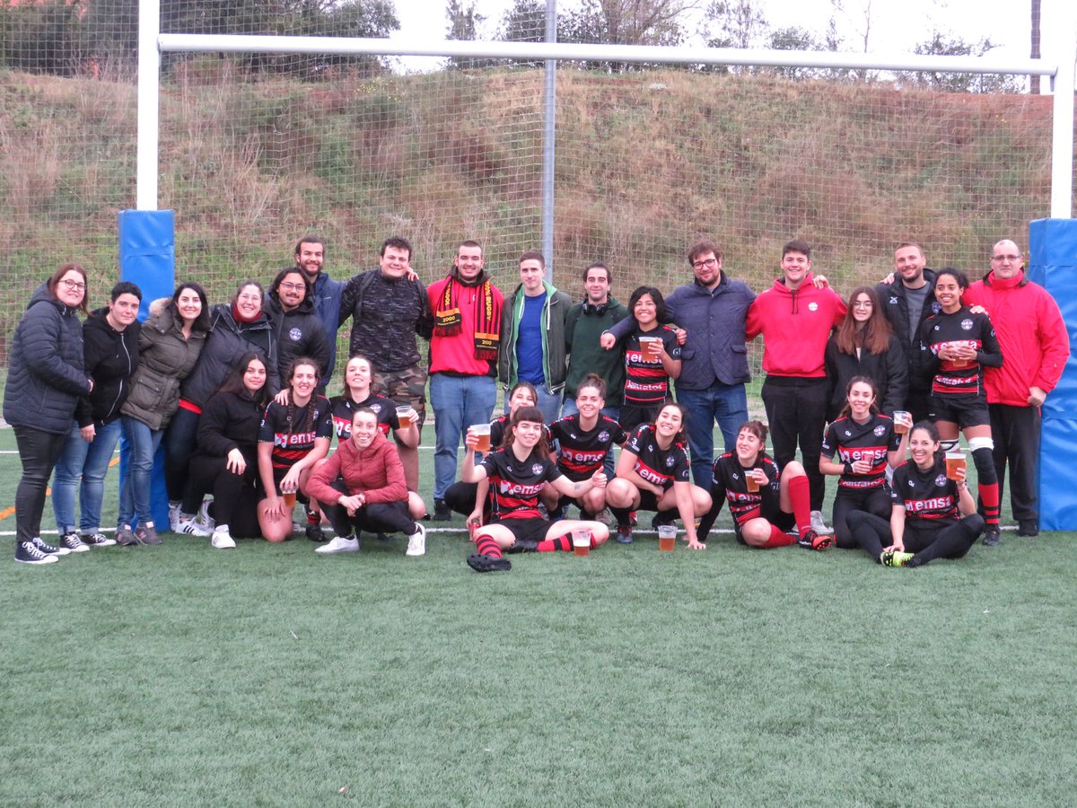 Fotos de la jornada 📸

1️⃣ Sub18 després de la seva victòria contra el CEU 41-24 🖋 Pots llegir la crònica del partit al web!

2️⃣ Sub16 concentrats durant el seu partit a la Teixonera

3️⃣ Sènior Femení, amb la grada, després d'acabar la lliga 🔥
