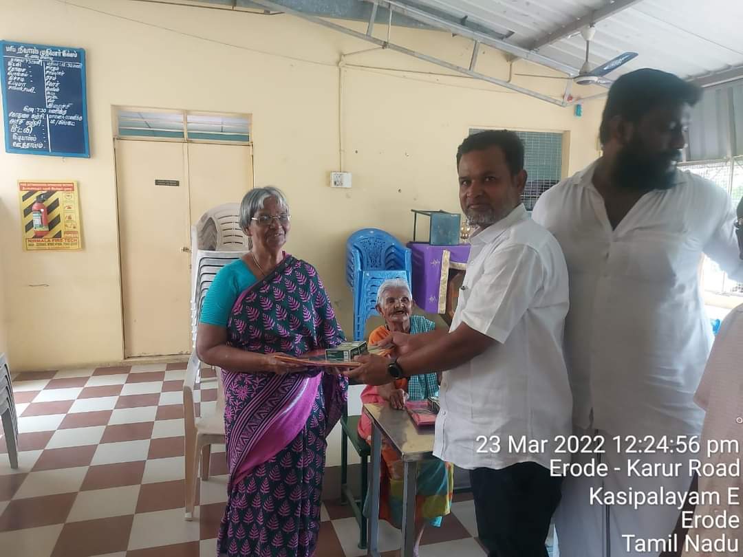 tmmkhqofficial's tweet photo. ஈரோடு கிழக்கு மாவட்டம் மனிதநேய மக்கள் கட்சி 14ஆம் ஆண்டு துவக்கத்தை முன்னிட்டு 14 வது வார்டு கமலா நகர் கிளையில் மமக சார்பில் சோலாரில் உள்ள ஆதரவற்ற முதியோர் இல்லத்தில் இருக்கும் முதியோர்களுக்கு நலத்திட்ட உதவிகள் வழங்கப்பட்டது.
#mmk14 #மமக https://t.co/SgWZtabKF5