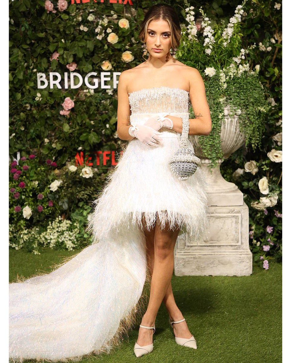 MaeCassidy_'s tweet photo. The diamond of the season ππ€β¨ Stunning Hana Martin wearing our @MaeCassidy_ Simi Pearl clutch to the @bridgerton @netflix Season 2 World Premiere πβ¨ #MaeCassidy #SimiPearl
Styled By: HΓ©loΓ―se Chauveheid
https://t.co/Ixm3q6y95o https://t.co/PWs4ddfNbX